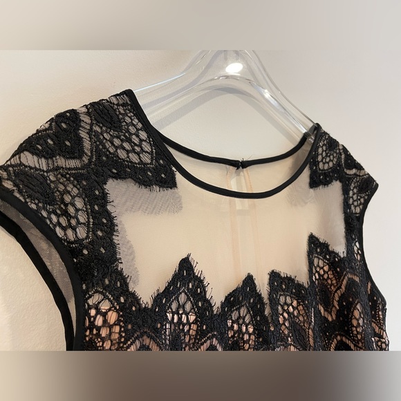 Cleo petites illusion lace dress. Sz 12 - Picture 3 of 6